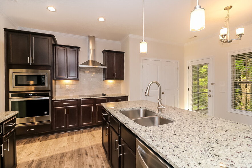 Building Photo - 39 Grand Manor Ct