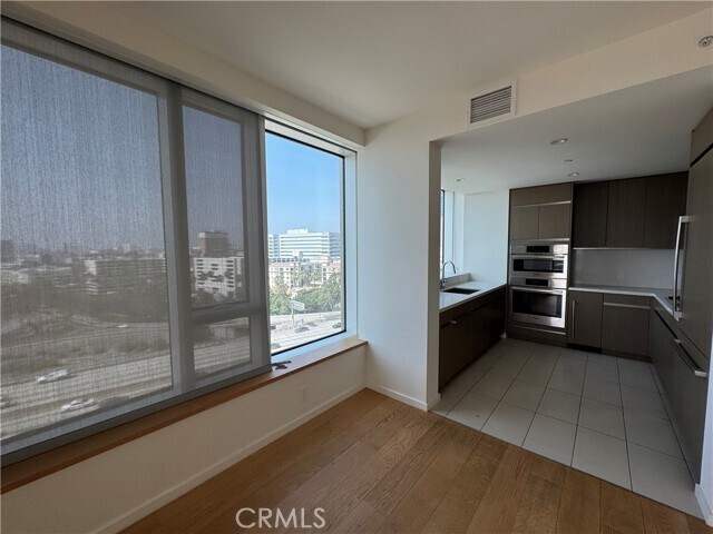 Building Photo - 889 Francisco St