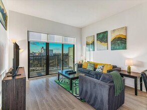 Building Photo - 2121 Holcombe Blvd