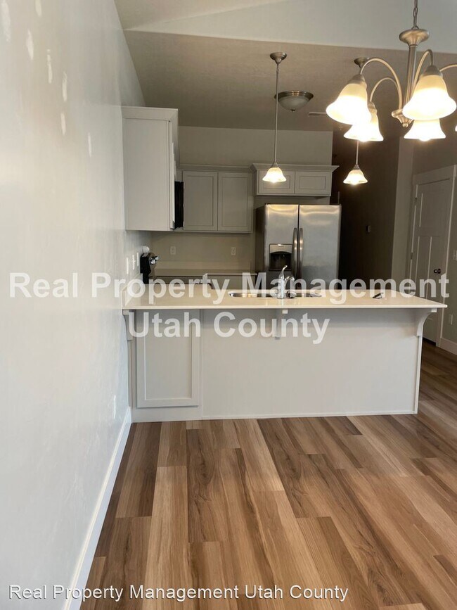 Building Photo - 3 br, 2 bath House - 3694 W 1800 N #V303