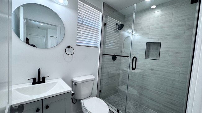 Building Photo - Charming Newly Renovated 1-Bedroom Home in El Sereno!