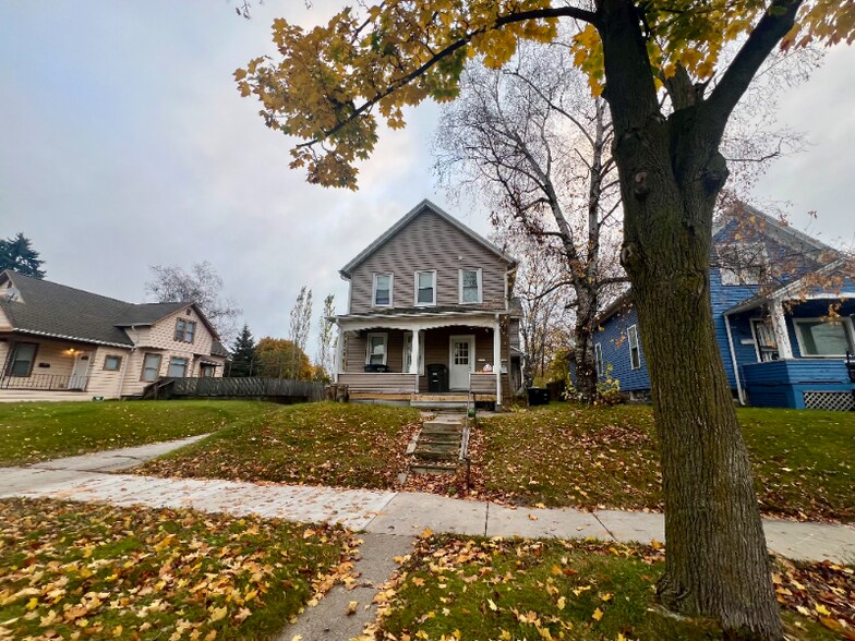 Building Photo - 1549 S 11th St