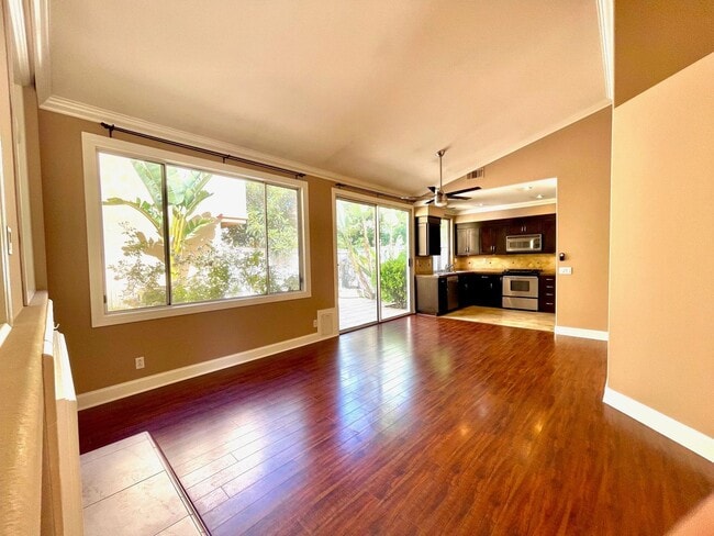 Building Photo - Beautiful Single Story in Irvine!