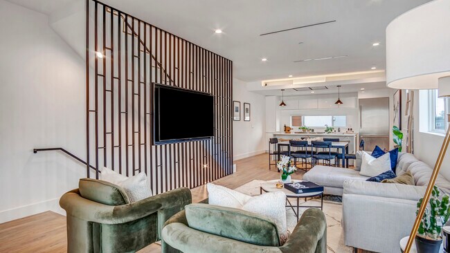 Building Photo - 3154 Curts Ave