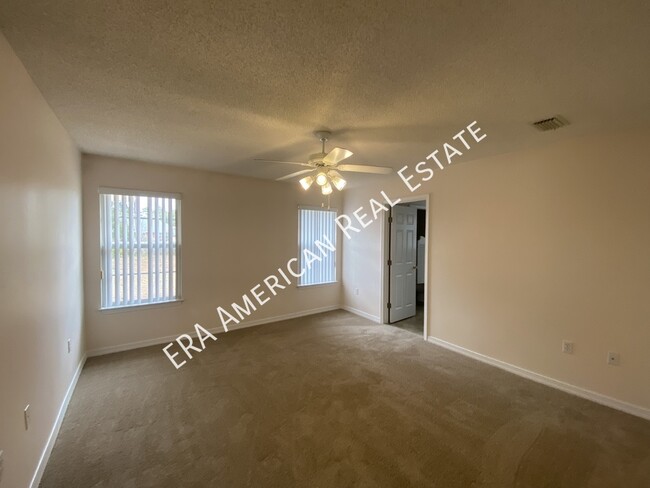 Building Photo - ***MOVE IN SPECIAL- First Full Month Rent ...