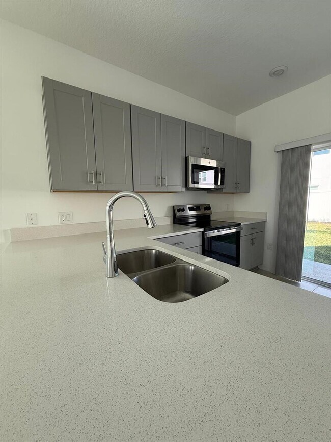 Building Photo - 3240 Skyline Lp