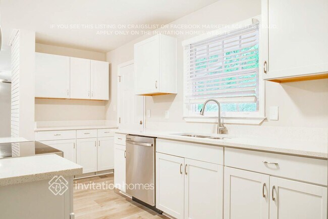 Building Photo - 3610 Warbler Dr