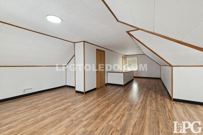 Building Photo - 3132 Mulberry St