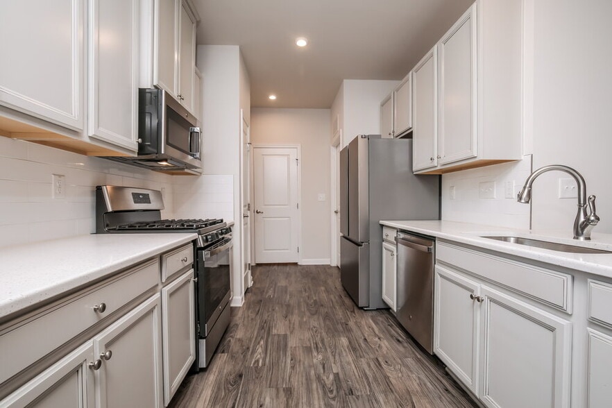 Building Photo - 1728 Ripley Woods St