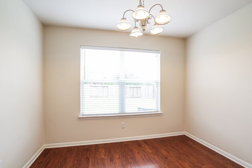 Building Photo - 7123 Northchase Ln