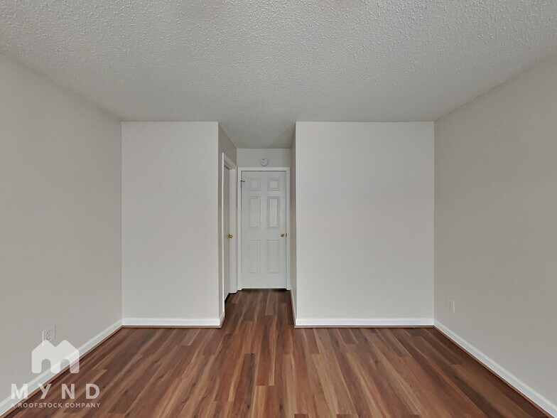 Building Photo - 5050 Oakley Commons Blvd