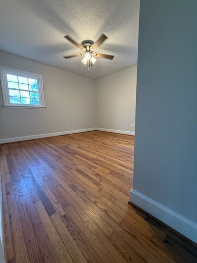 Building Photo - 3 bed, one bath house in Mebane