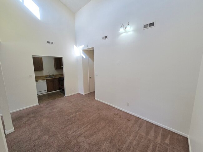 Building Photo - 174 S Kentucky Ave