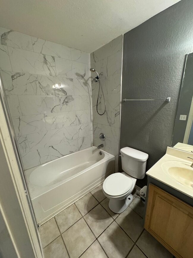 Building Photo - First 2 weeks free offer