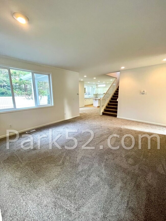 Building Photo - University Place Single Family in Gated Community