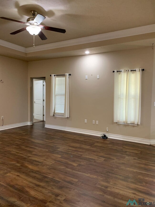 Building Photo - 116 Mariposa Dr