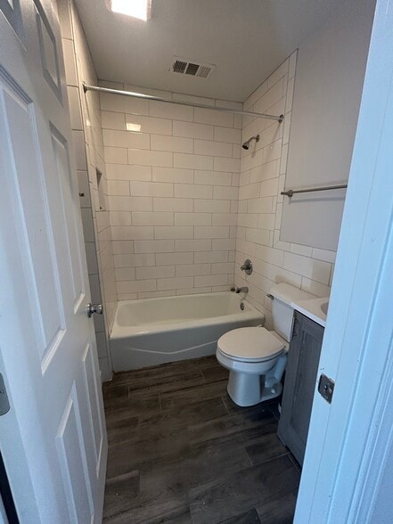 Bathroom - 1371 Shirley St