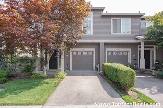 Building Photo - Fabulous 3 BD* 2.5 BA In Popular Arbor Reserve Townhome Community! **Minutes From Tanasbourne Sho...