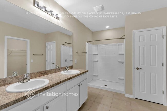 Building Photo - 3310 Acapulco Cir