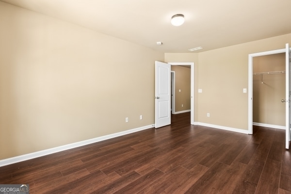 Building Photo - 3920 Lake Manor Way