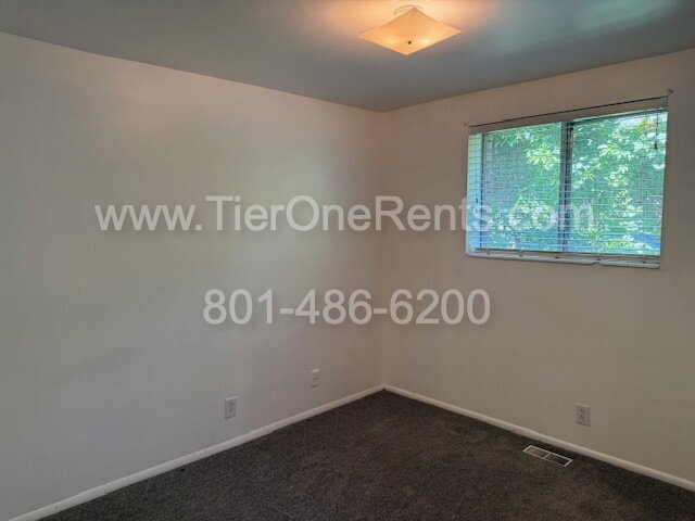 Building Photo - NO DEPOSIT option available for qualified ...