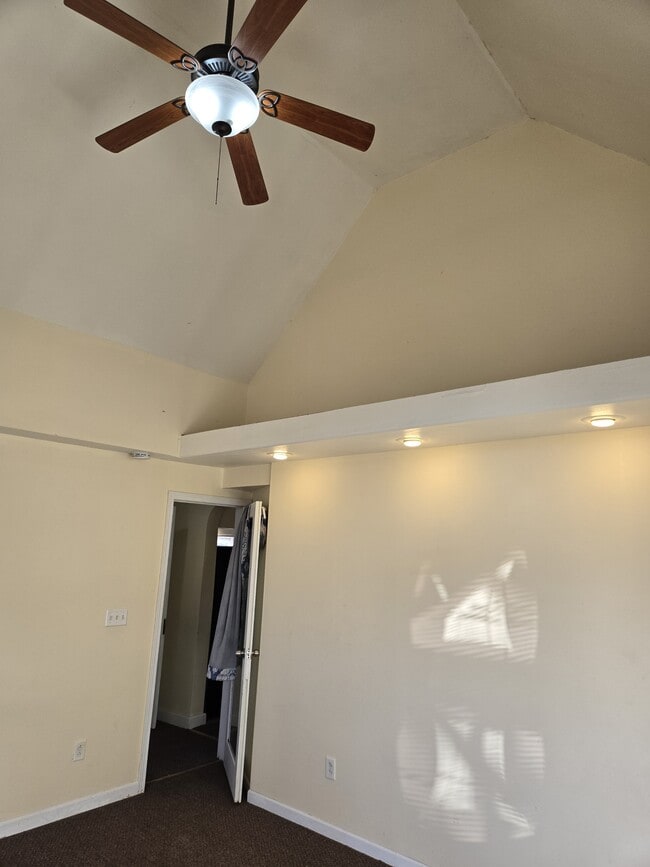 Building Photo - 2203 15th Ave