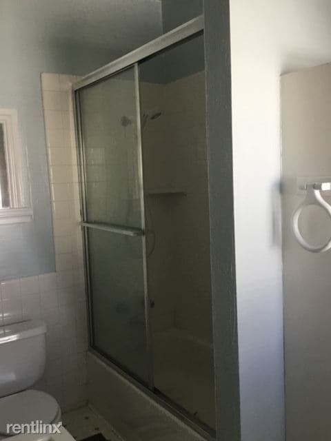 Building Photo - 2 br, 1 bath House - 1235 Warren St