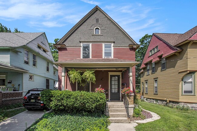 Building Photo - 329 Hollister Ave SE
