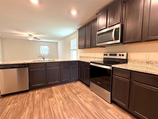 Building Photo - 353 Cres Park Dr