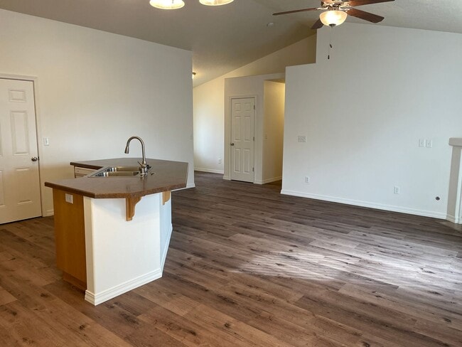 Building Photo - House for Rent in Ephrata!!