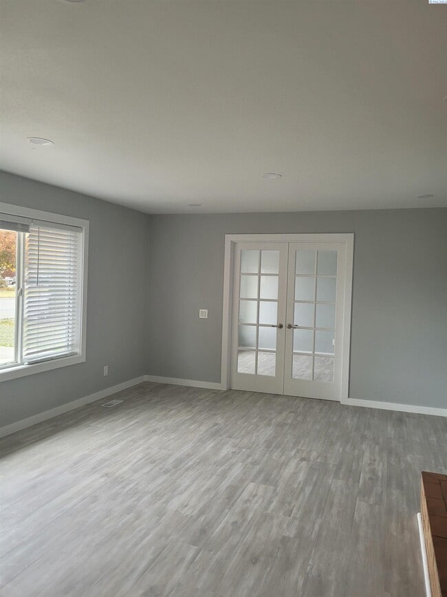 Building Photo - 3714 W Nixon St