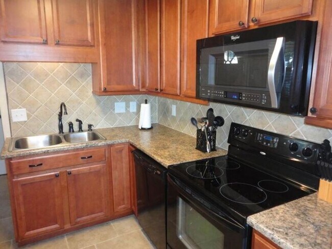 Building Photo - 280 Anderson Dr