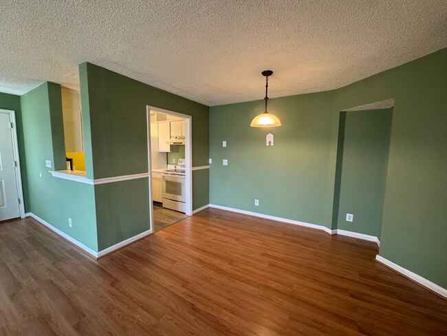 Building Photo - *OPEN HOUSE* Surfside Beach - 3 Bedroom / ...