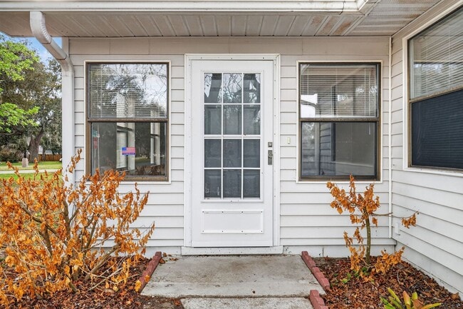 Building Photo - Spacious 2/2 in Leesburg Near Treadway Elementary – Bonus Room