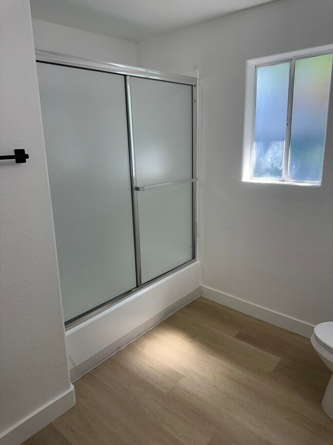 Building Photo - SMRSB