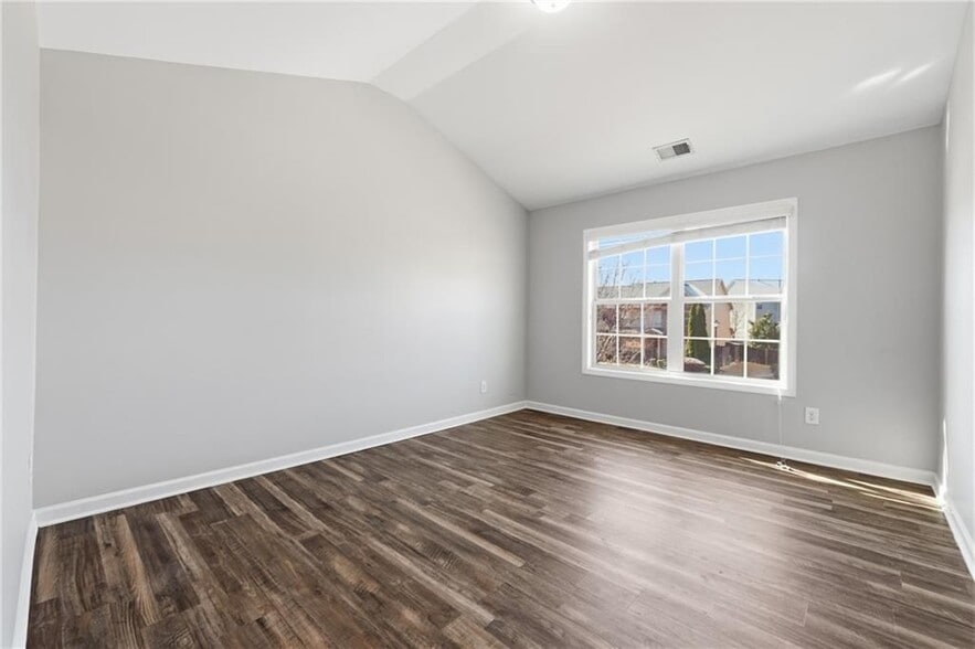 Building Photo - 1440 Waverly Glen Dr