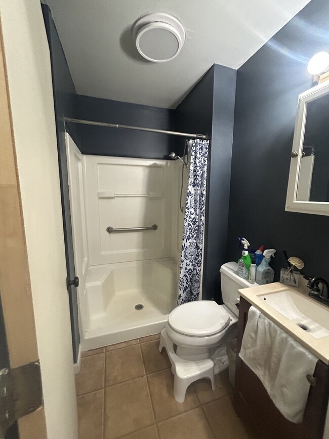 Building Photo - Charming Newly Renovated 2-Bedroom Home on 3 Acres – A Gardener’s Dream!