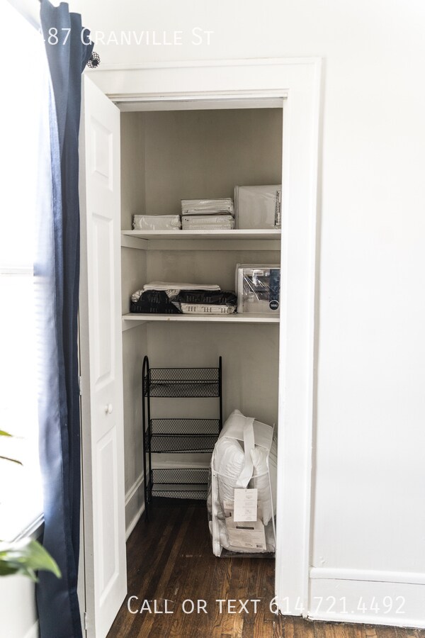 Building Photo - 1487 Granville St