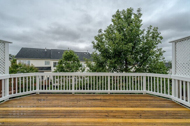 Building Photo - Sun-Filled And Spacious 3 Bedroom 2.5 Bath...