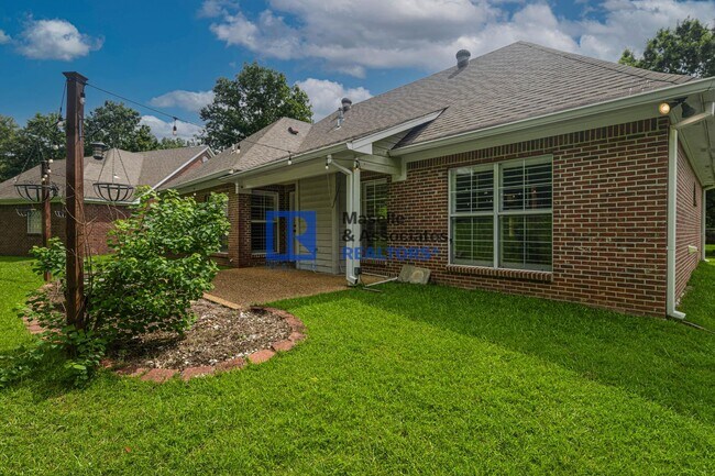 Building Photo - 3 Bed/2 Bath Home in Bruenburg in Clinton