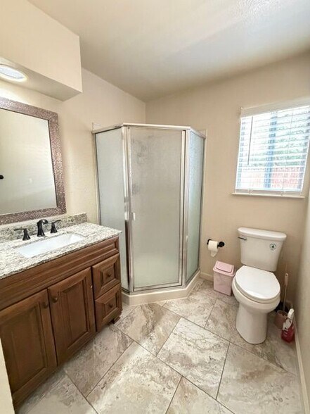 Building Photo - 8687 Bluefield Way