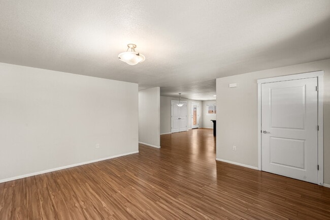 Building Photo - 229 Reanna Way