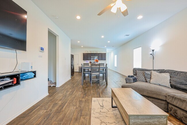 Building Photo - 22603 Aspen Tarn Trl