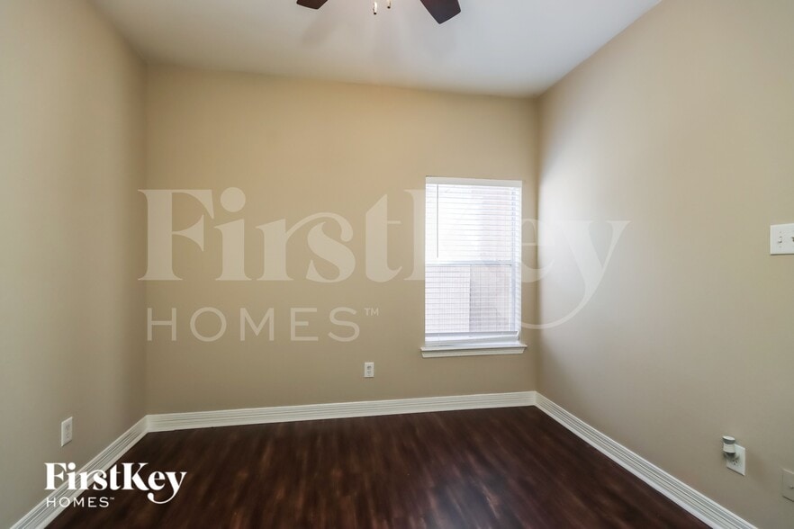 Building Photo - 21630 Hansom Dr
