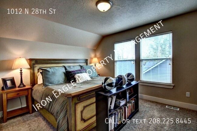 Building Photo - 1012 N 28th St