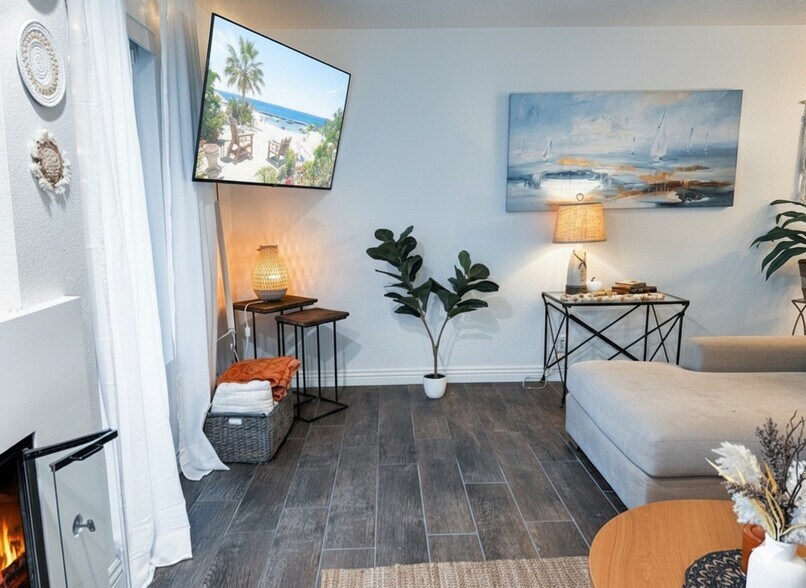 Building Photo - 4010 Layang Layang Cir