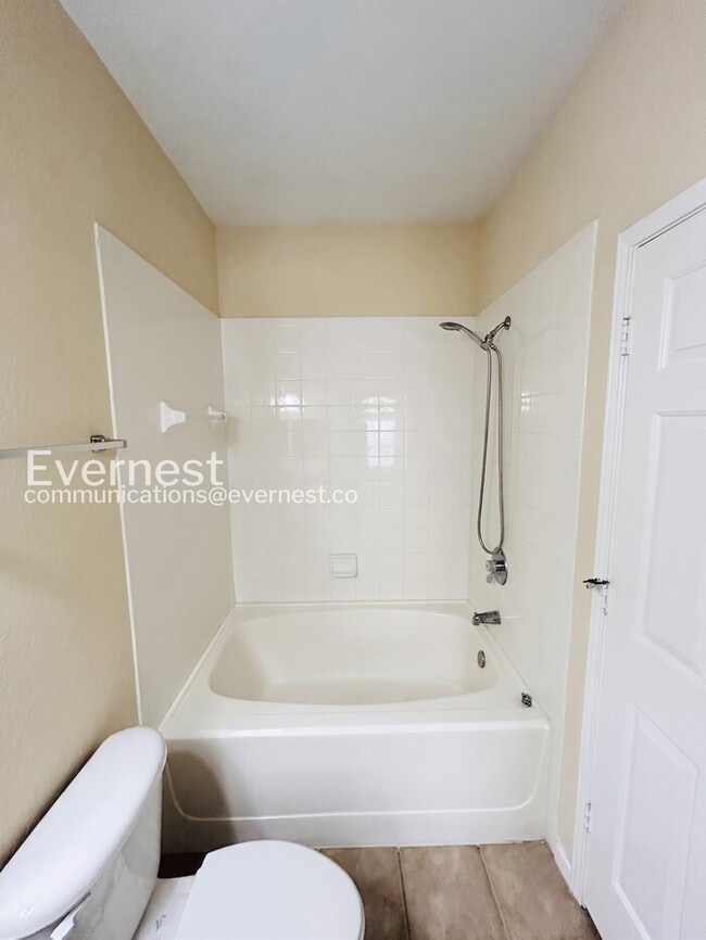 Building Photo - 2139 Chianti Pl