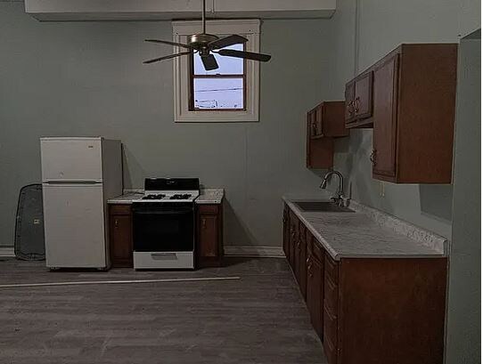 Building Photo - 1402 7th Ave