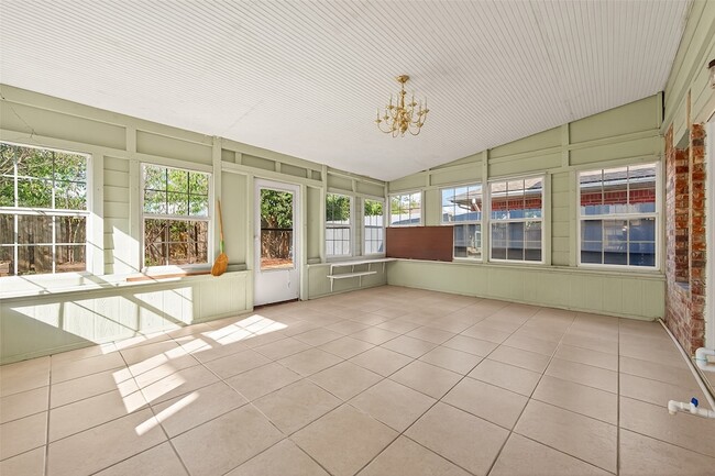 Building Photo - 8427 Brickhaven Ln