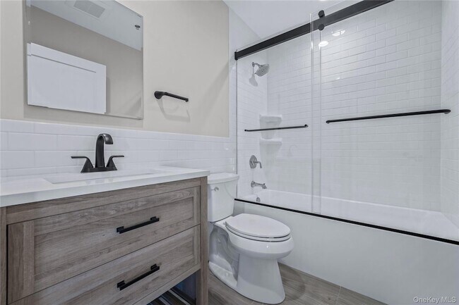 Building Photo - 110 School St